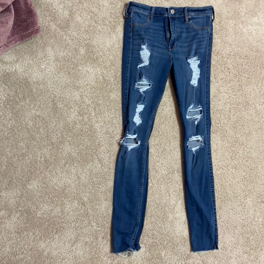 Hollister Jeans. Size 7 regular. w28 L28